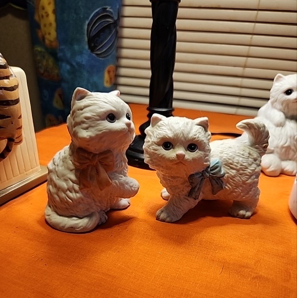 Home Interiors 1980's white kittens